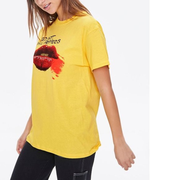 Red Hot Chili Peppers Lipstick rock Official Boyfriend T-Shirt M/L fits L NWT - Picture 3 of 3
